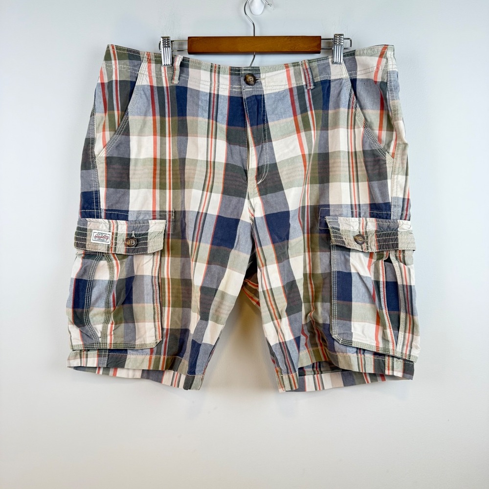 Y2K Old Navy Madras Preppy Plaid Cargo Shorts Mens 38‎ Gorpcore Summer Casual - Picture 2 of 15